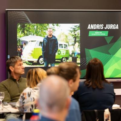Via Media Diena 16 Medium